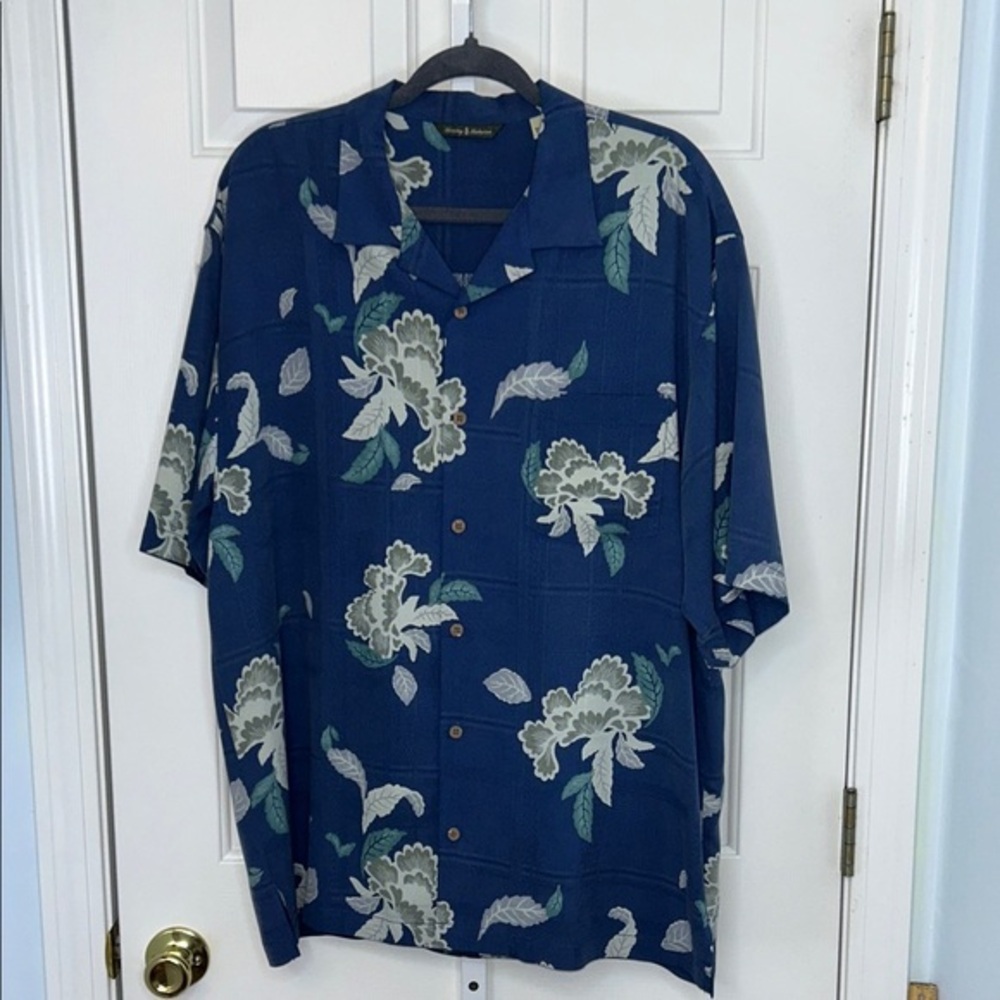 Tommy Bahama Blue 100% Silk Floral Shirt Size Large